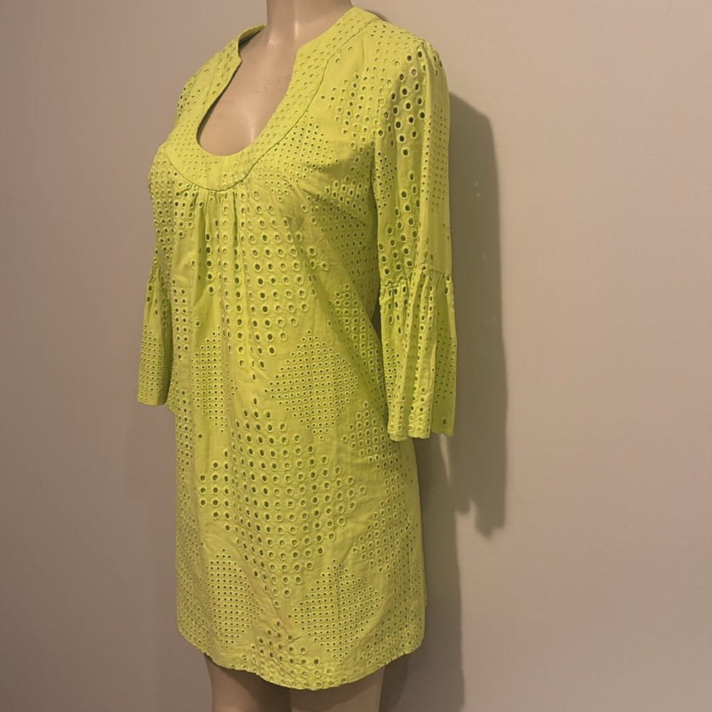 Trina Turk Bonita Eyelet Bell Sleeve Shift Dress size 4 - Picture 3 of 7
